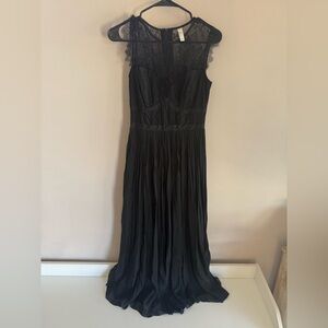 Elegant Black Lace Evening Dress